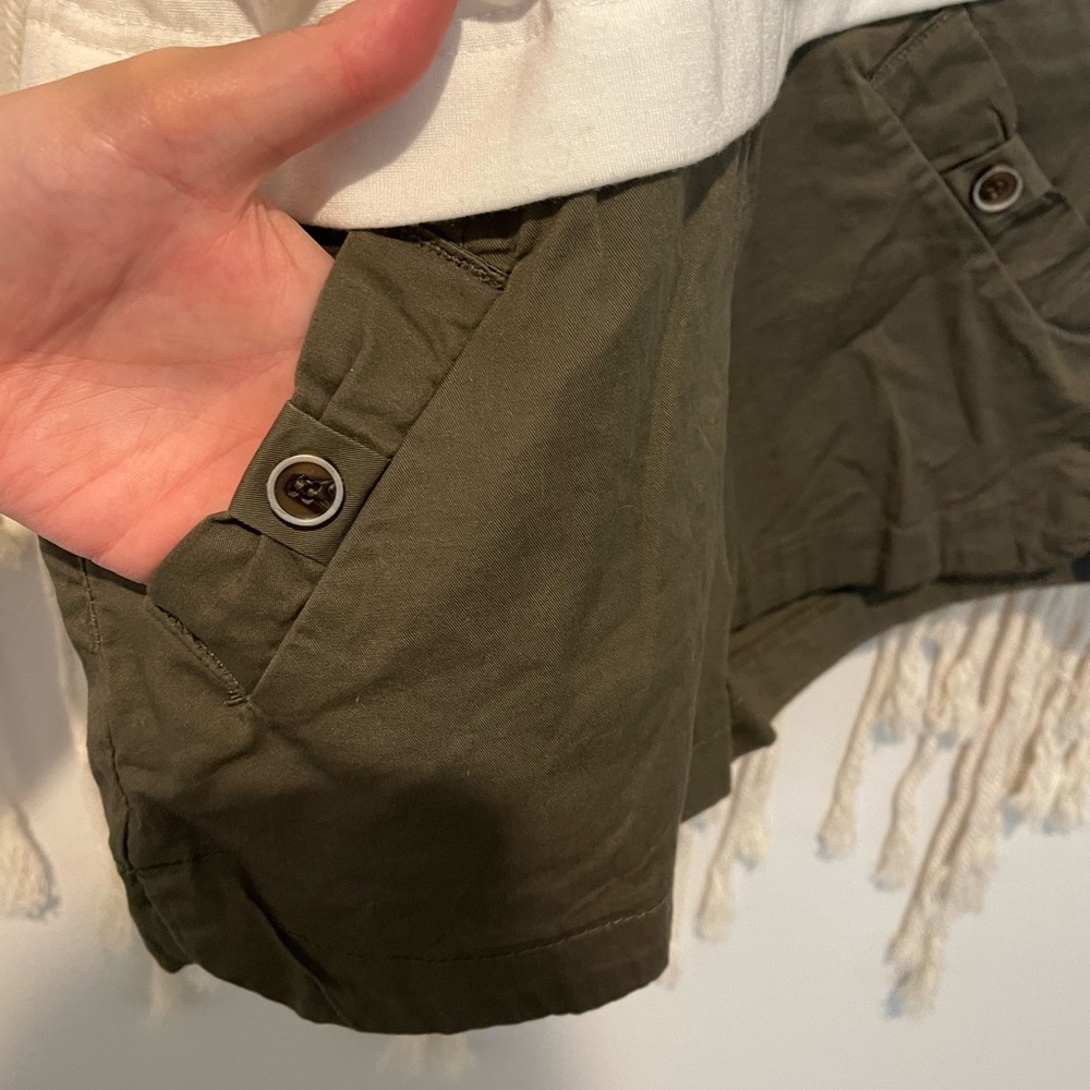 Rewind Lace Cargo Shorts Romper Size M - Picture 9 of 10